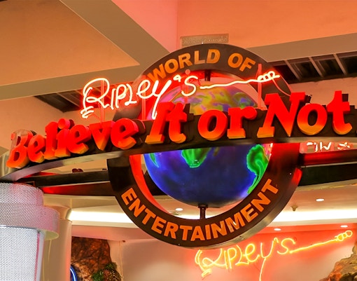 The world's smallest woman statue