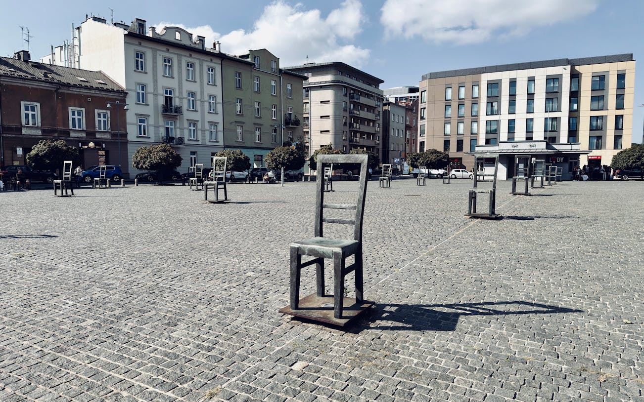 schindler story walking tour and wieliczka salt mine w/ lunch from krakow-3