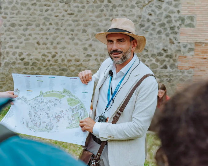 From Naples: Pompeii & Vesuvius Guided Tour with Transfers