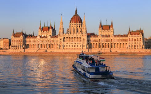 budapest: crucero panorámico por el danubio de día o de noche con bebida de bienvenida opcional-1