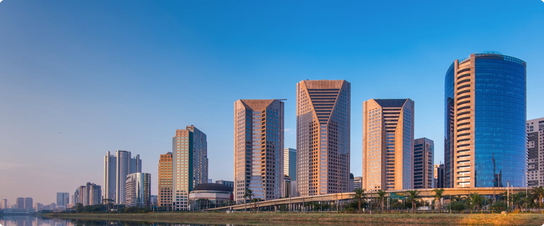 Aerial view of São Paulo cityscape with skyscrapers and urban landscape.