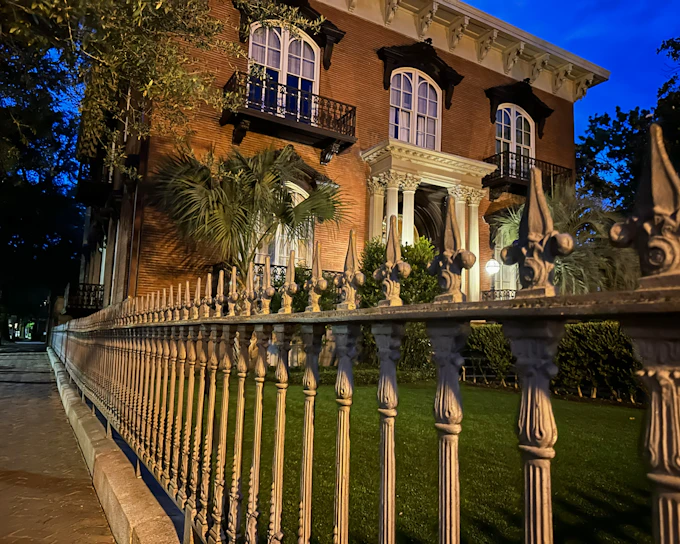 Savannah Historic District Small-Group Ghost Walking Tour