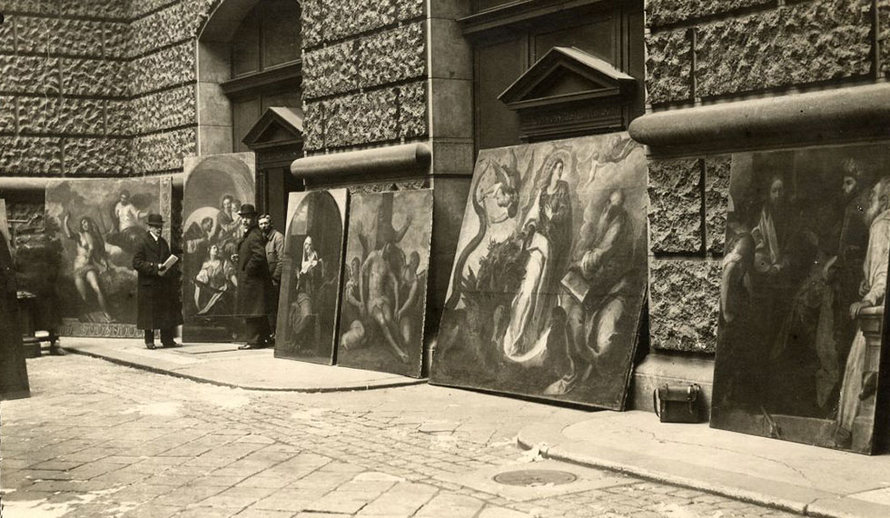 KHM ahead of transfer