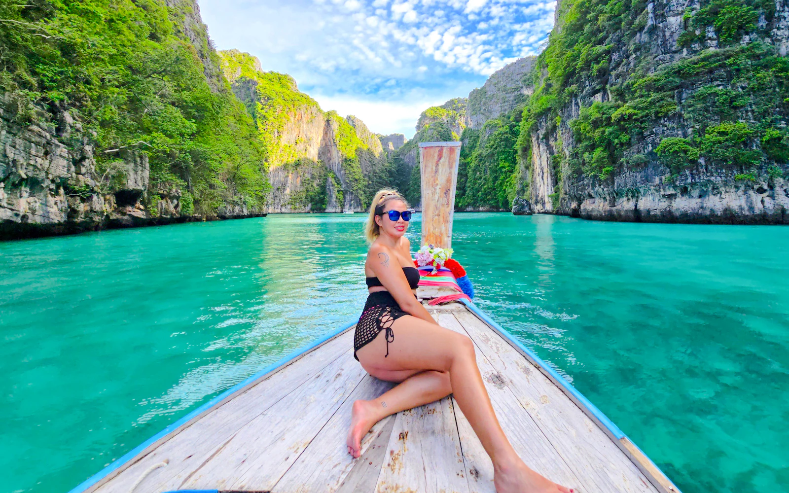 From Phuket: Phi Phi Islands Day Trip with Private Longtail Boat Tour