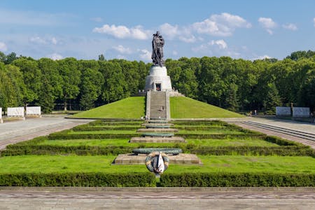 the wall musem berlin tours - Treptower Park