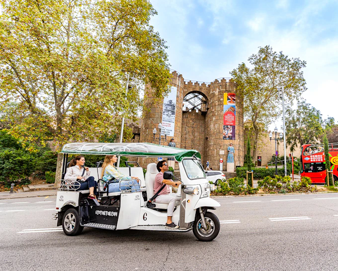 Barcelona Tuk-Tuk City Tour