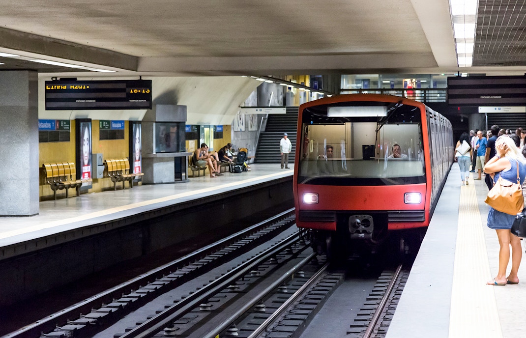 Getting To Basilica of Saint-Denis by Metro