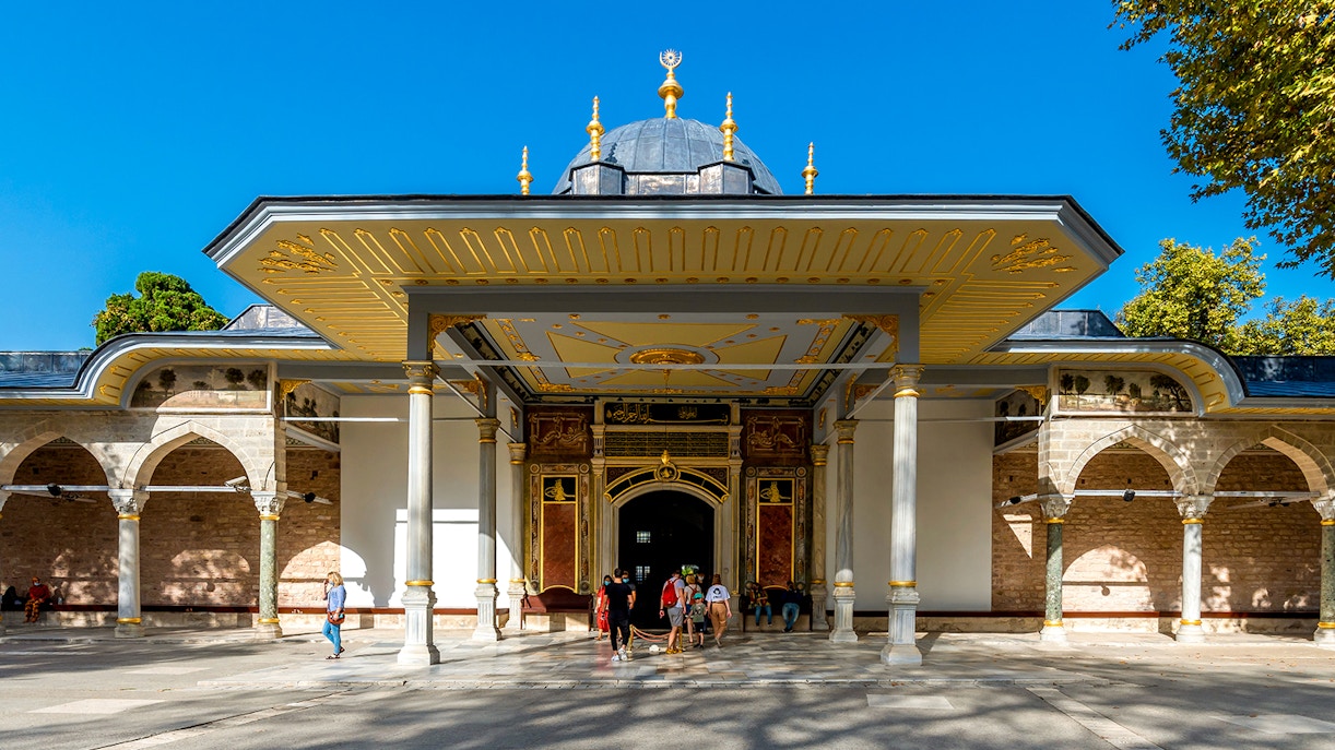 visit Topkapi Palace