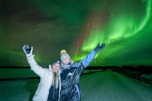 Rovaniemi: Small-Group Northern Lights Tour with Guaranteed Sightings (Max 8 Guests)