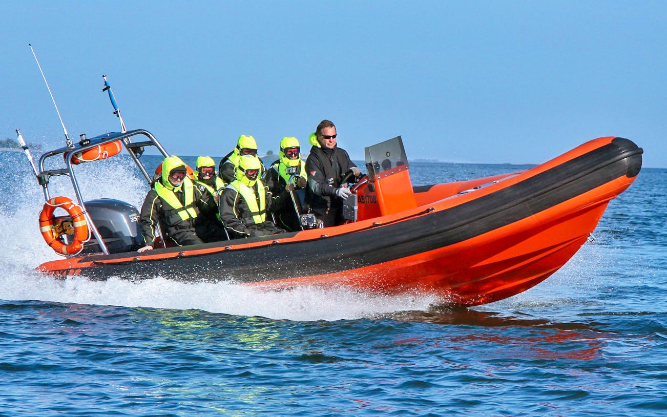 Guided RIB boat tour in Helsinki exploring outer islands.