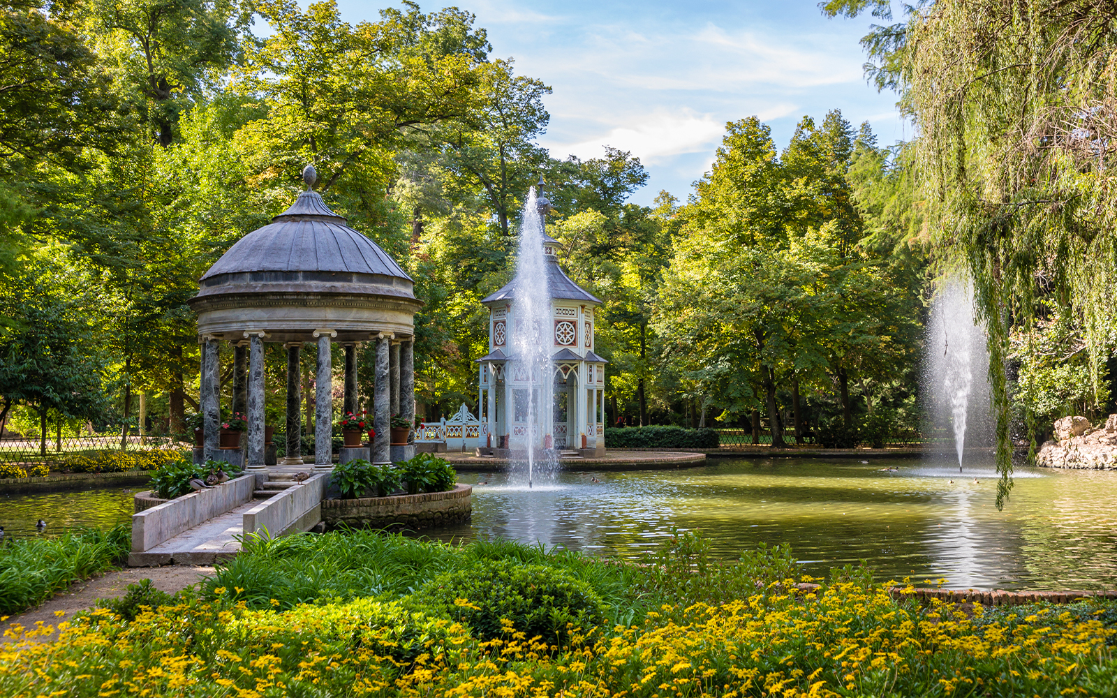 Royal Palace of Aranjuez with manicured gardens in Madrid, Spain.