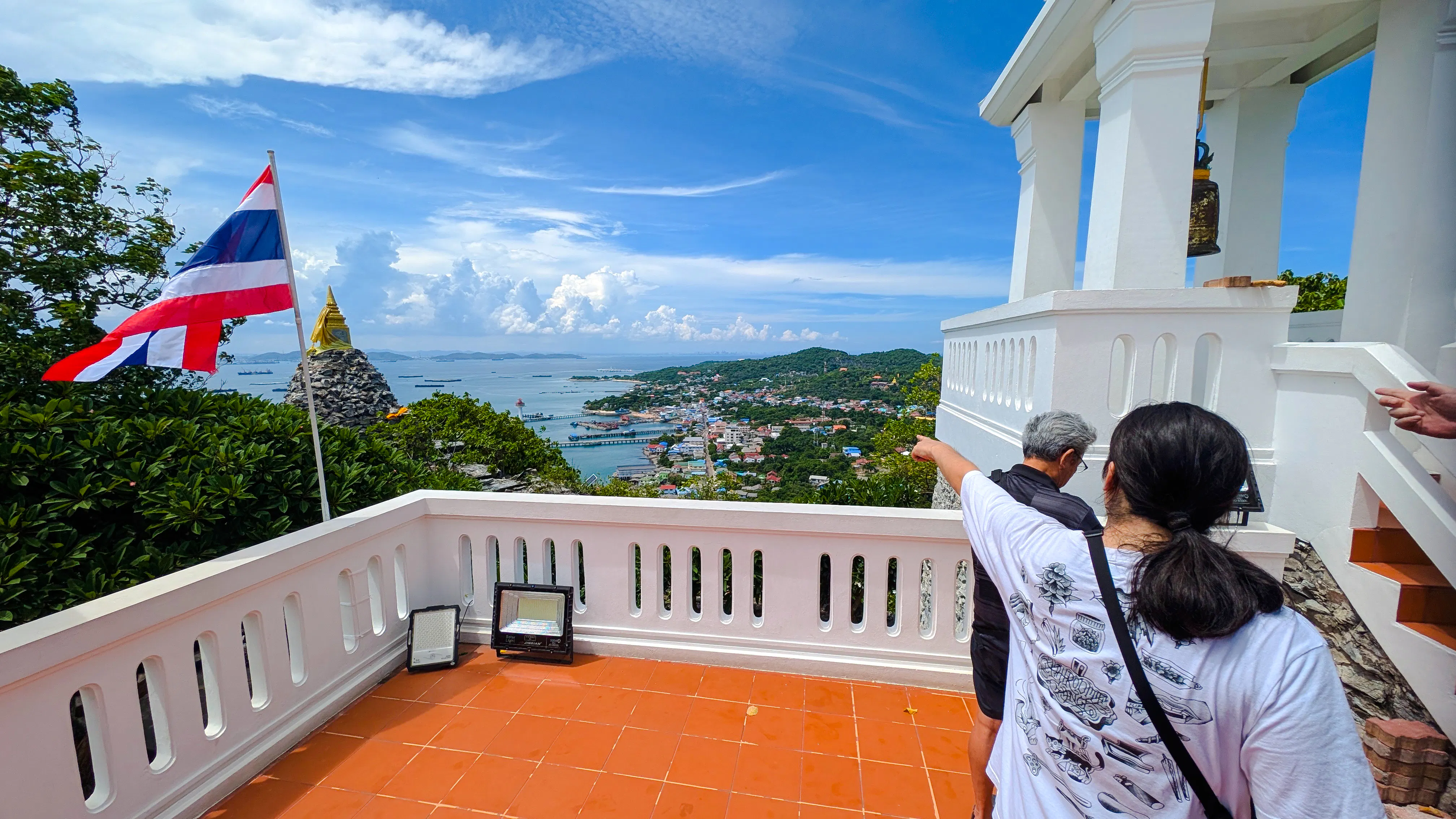 von bangkok oder pattaya aus: tagesausflug zur insel koh sichang mit hoteltransfers und privater tuk-tuk-tour-16