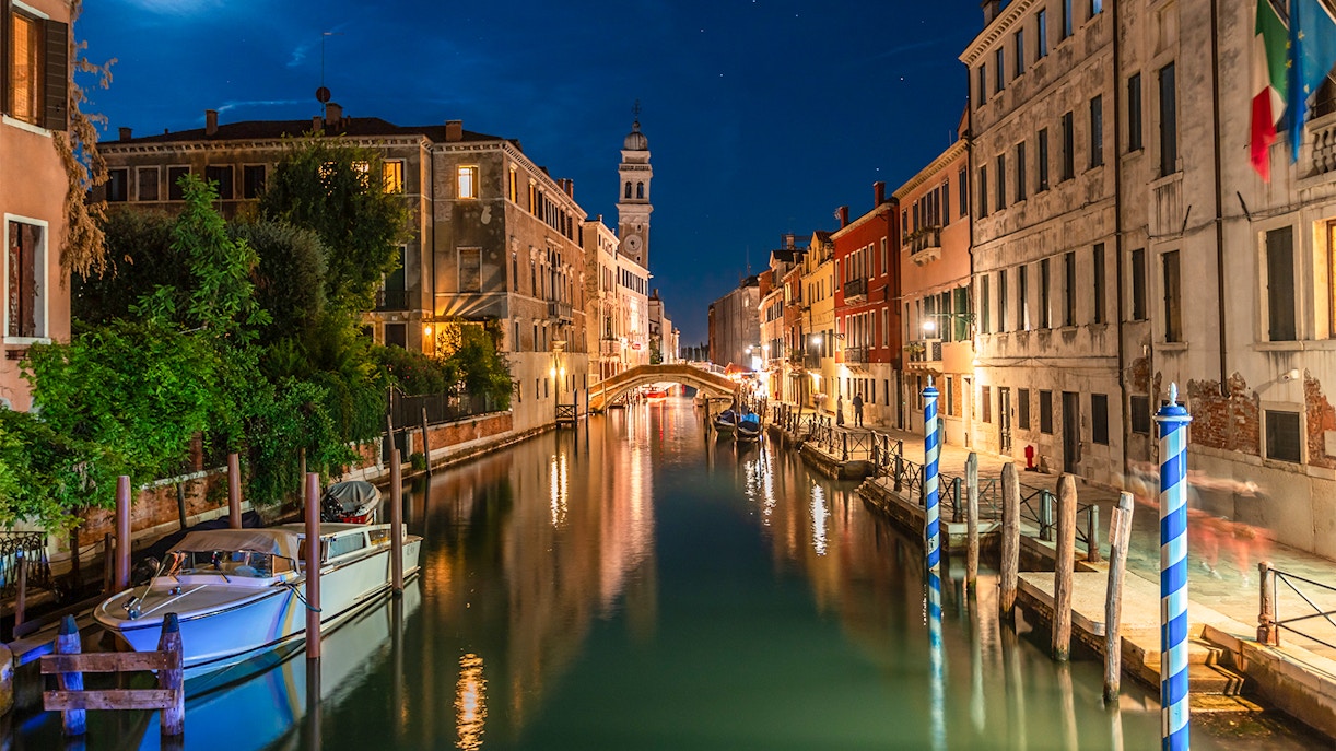 night gondola rides in Venice