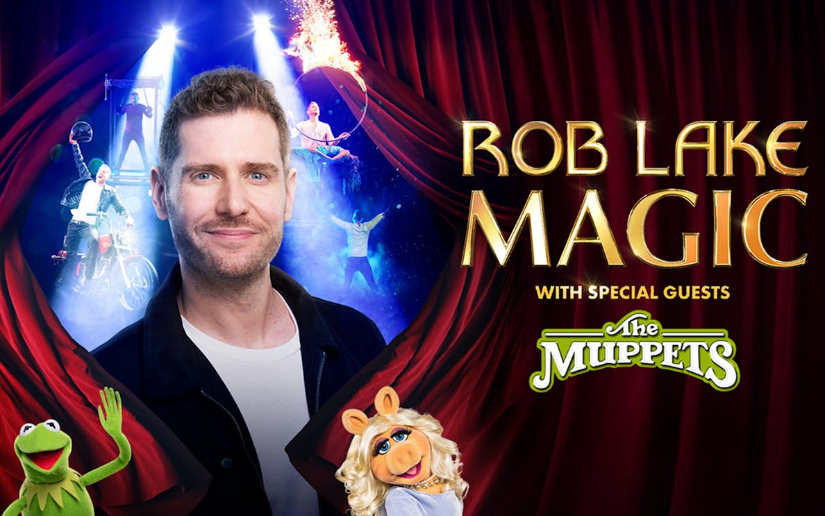 Rob Lake Magic show with The Muppets, featuring performers and special effects.