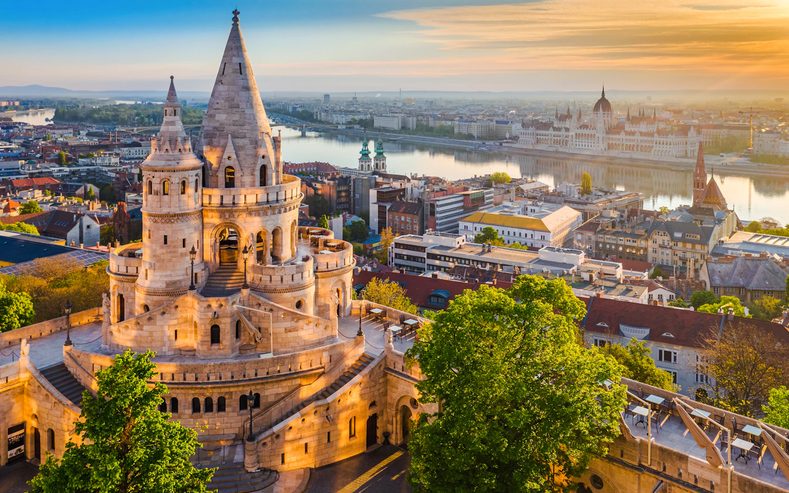 Buda Castle District Private Walking Tour With Skip-the-Line Matthias Church Entry