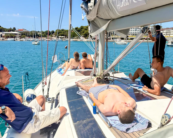 From Pula: Private Sailing Cruise to Brijuni Islands with Snorkeling and Cliff Jumping