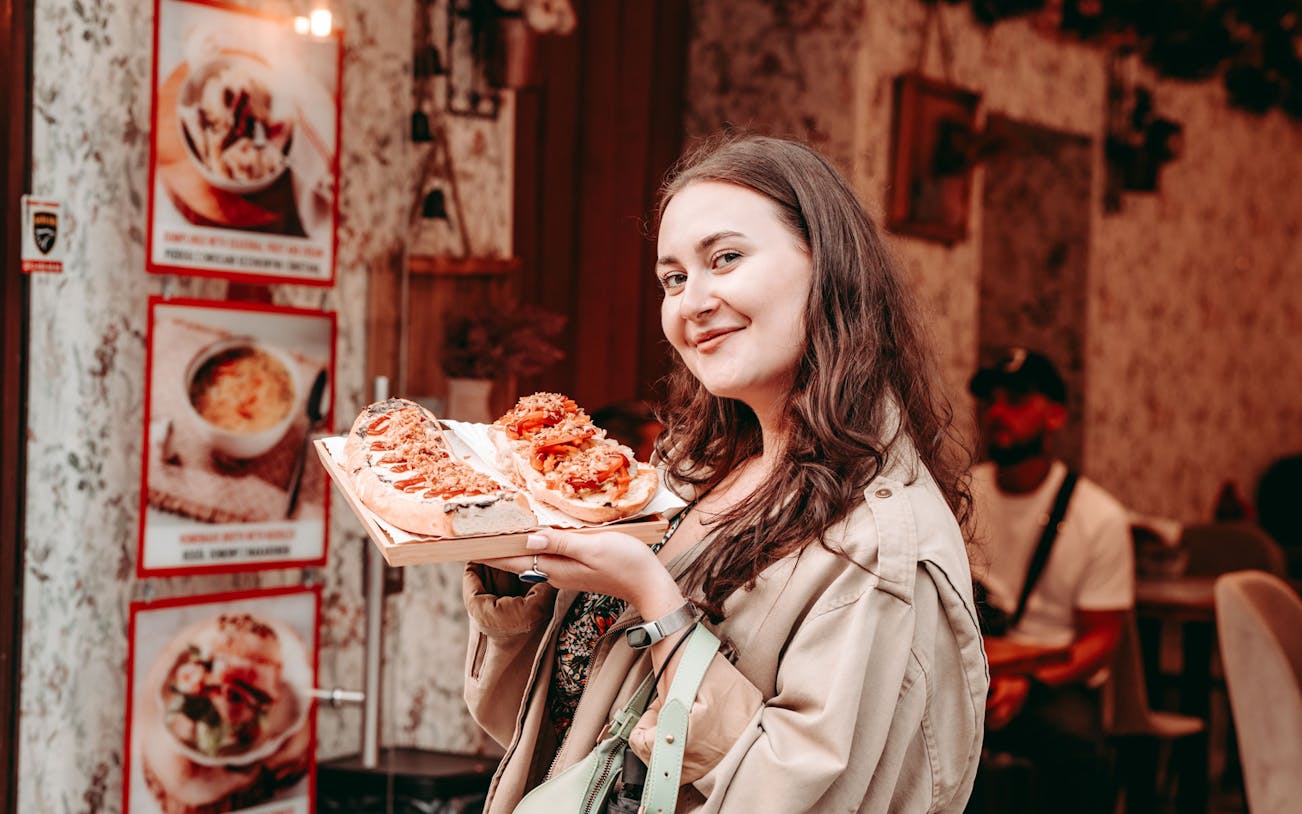 krakow:polish food tasting tour with vodka & local history-3