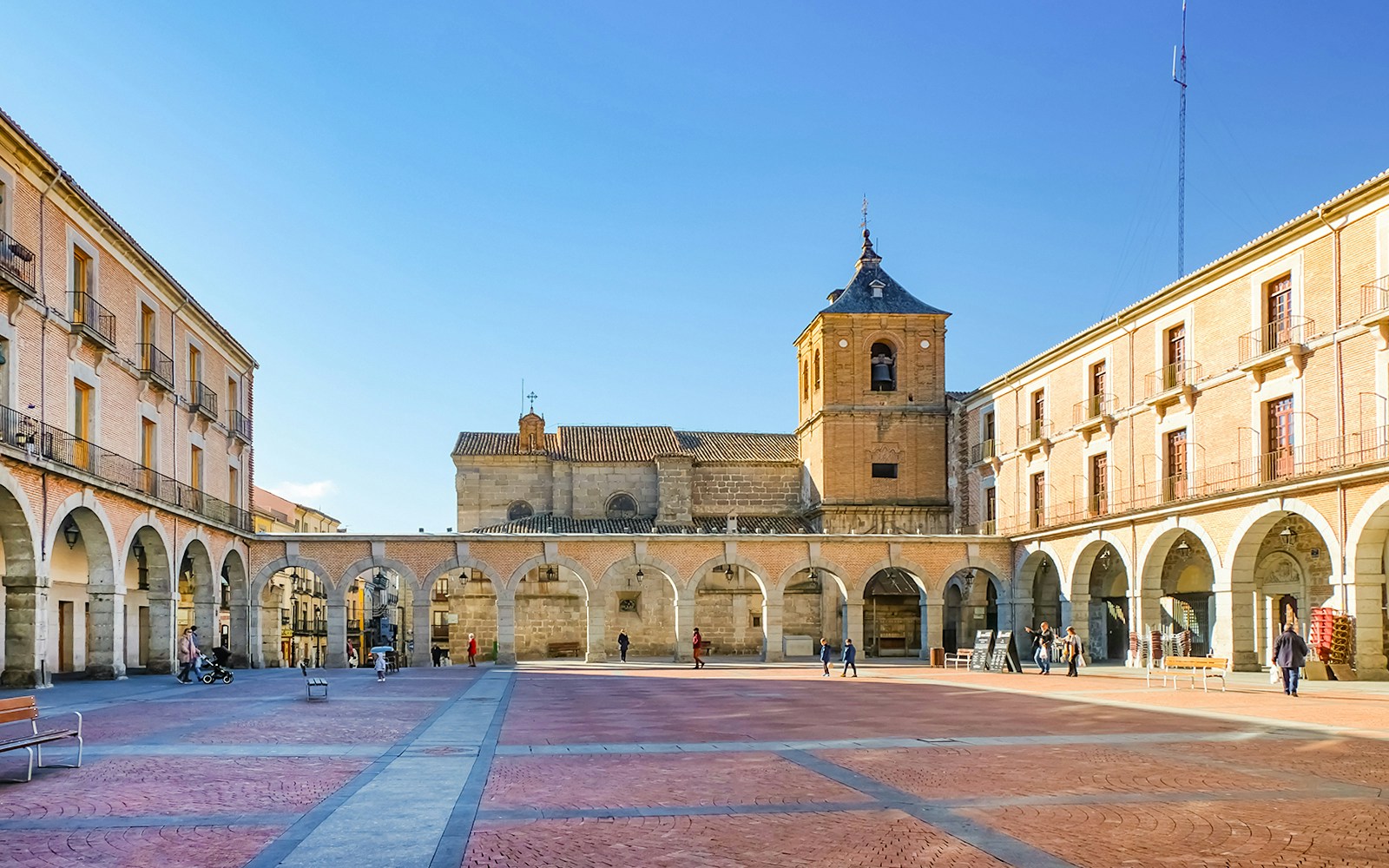 Plaza Mercado Chico in Ávila with historic arches and central square.