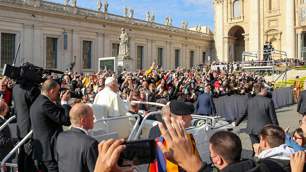 Papal Audience Viewing Experience with Pope Francis at St. Peter's Basilica in Vatican City during Jubilee Festivities
