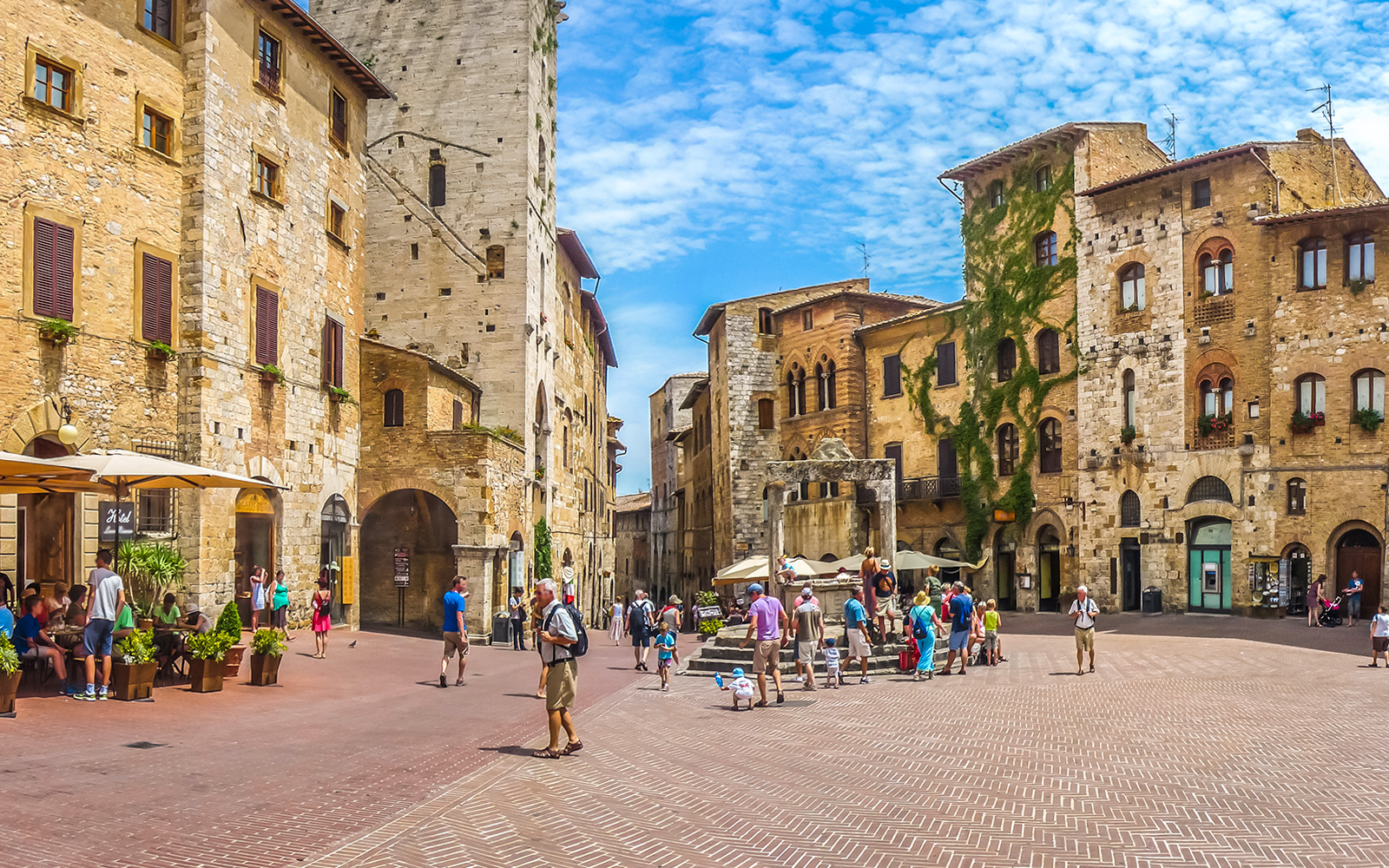 Piazza della Cisterna