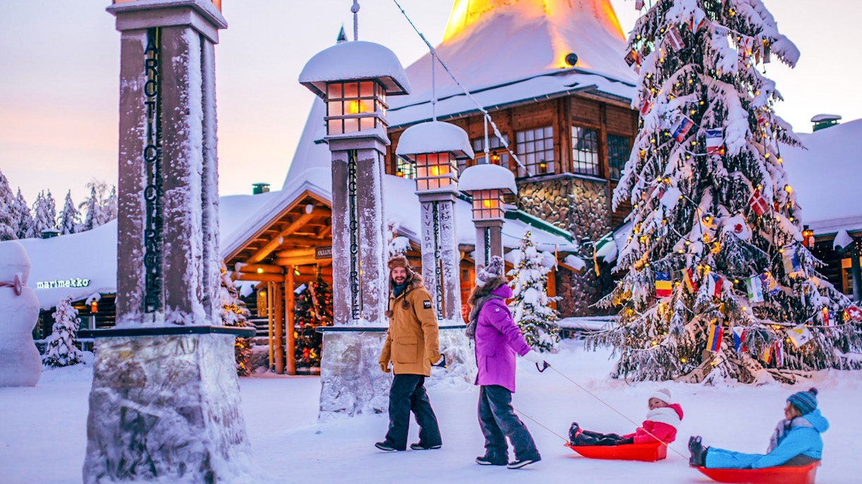 https://cdn-imgix.headout.com/media/images/bdb1e77cf4d484e76f4e30821615c609-30878-rovaniemi-from-rovaniemi---santa-claus-village-guided-tour-03.jpg