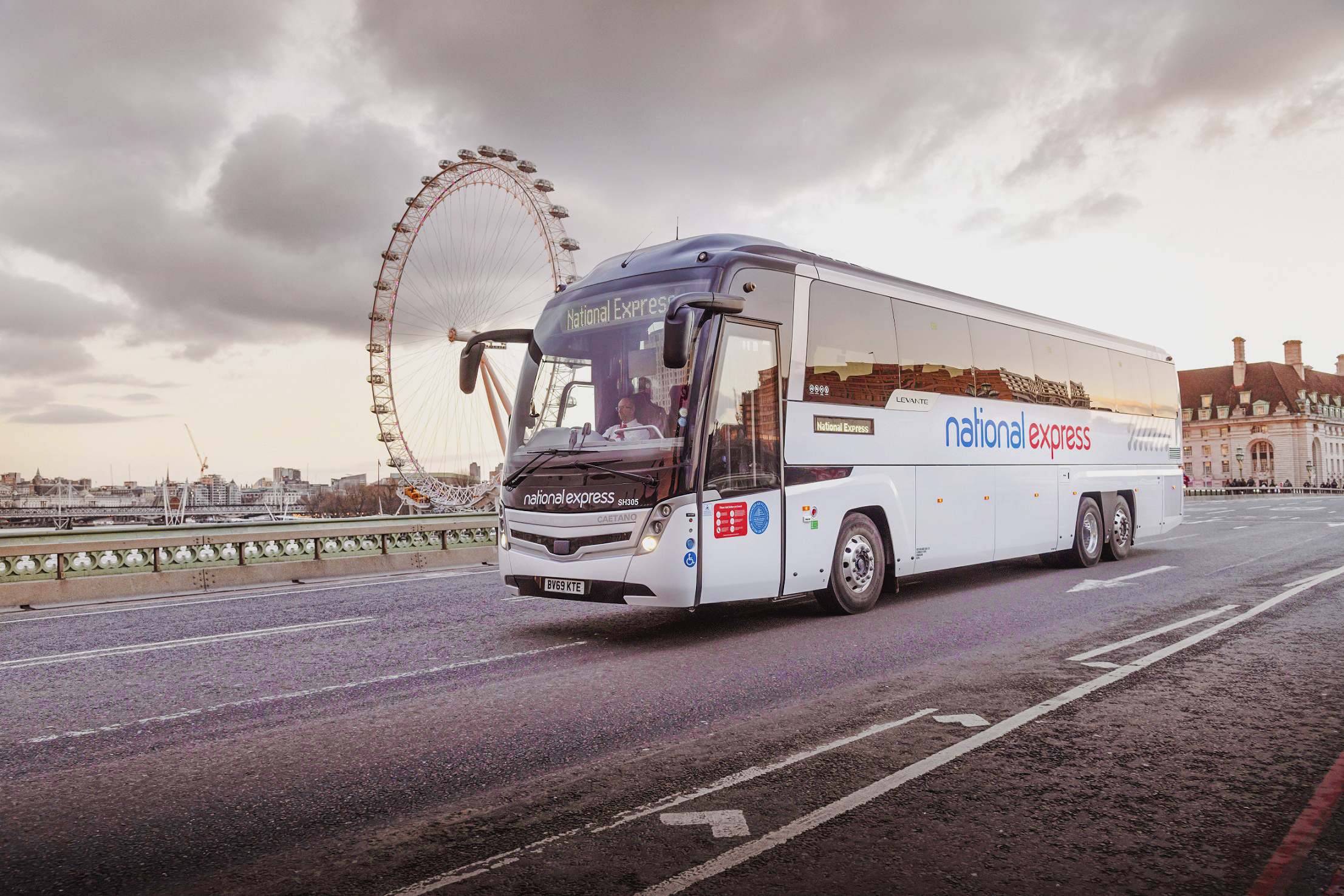 Bus transfer near London Eye en route to Victoria Station.