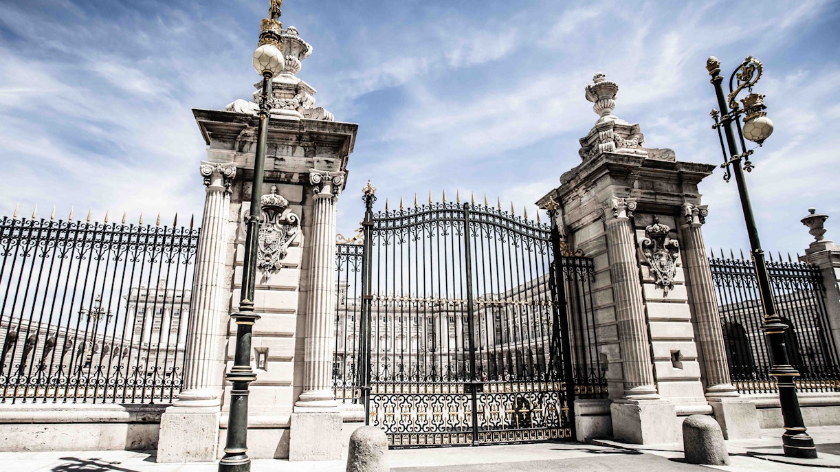 royal palace Madrid entrance - How to Enter the Royal Palace of Madrid?