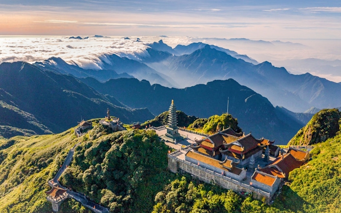 Sun World Fansipan Legend complex with pagoda and mountain view in Vietnam.