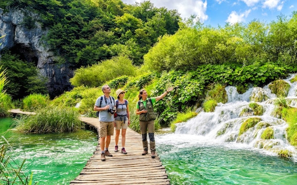 From Zagreb: Full-Day Trip to Plitvice Lakes National Park with Drop-off in Split