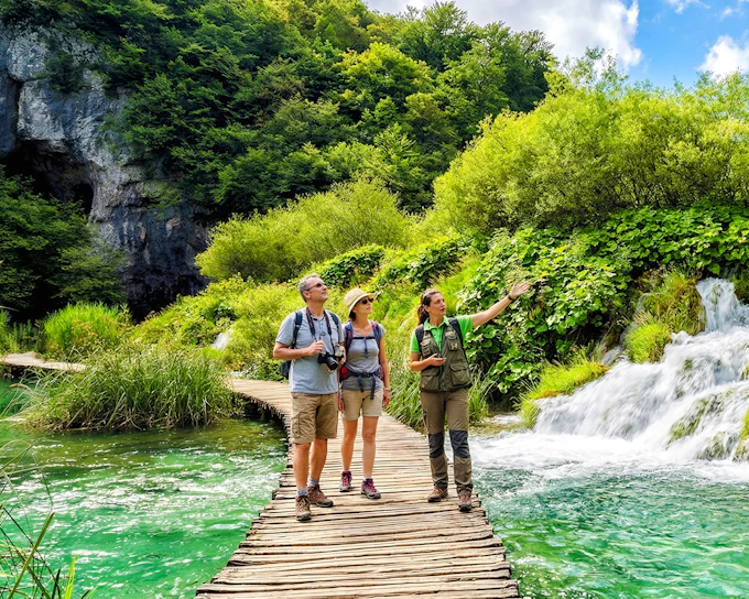From Zagreb: Full-Day Trip to Plitvice Lakes National Park with Drop-off in Split