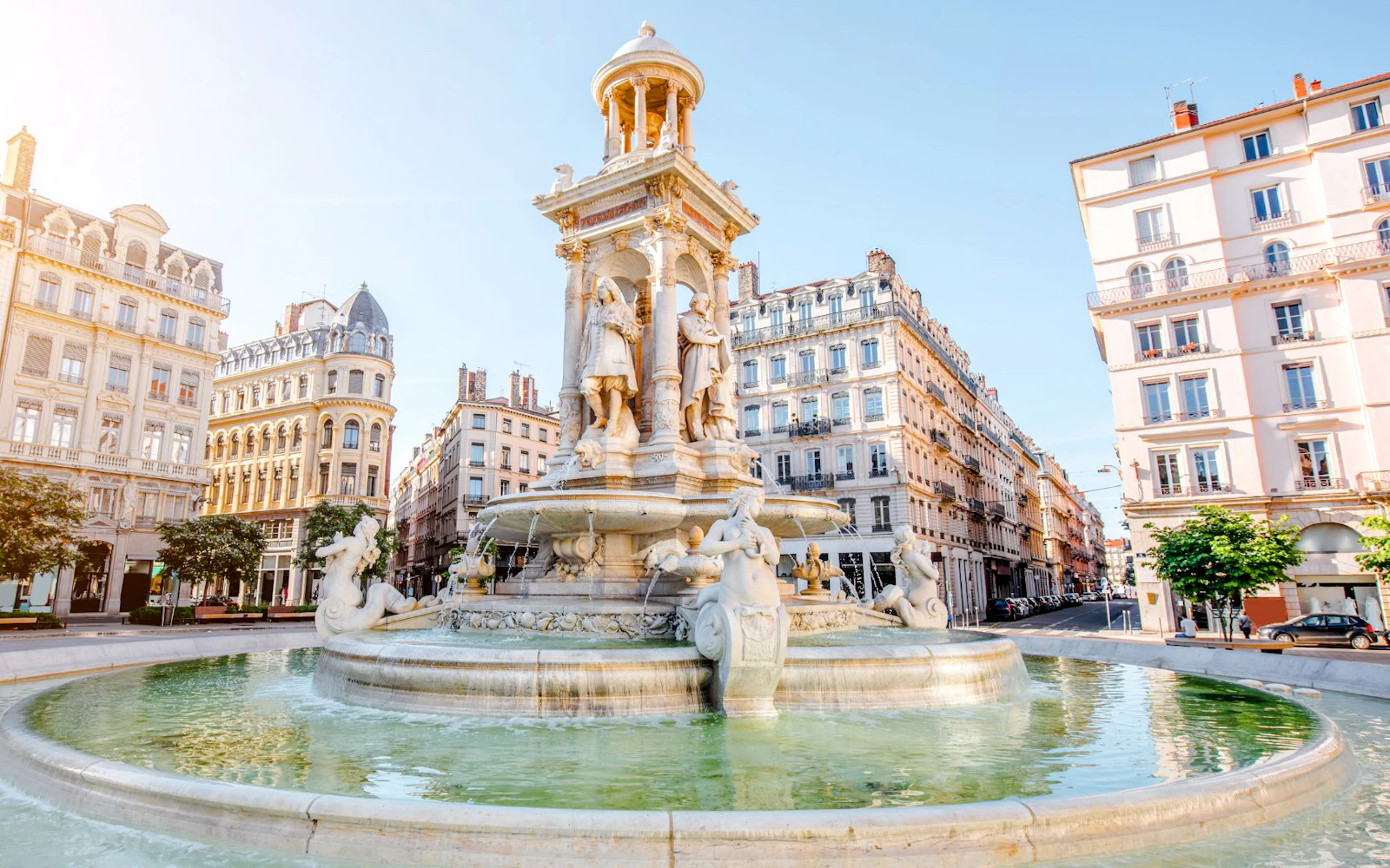 Lyon Private Walking Tour with a Local Guide (Product 53768)