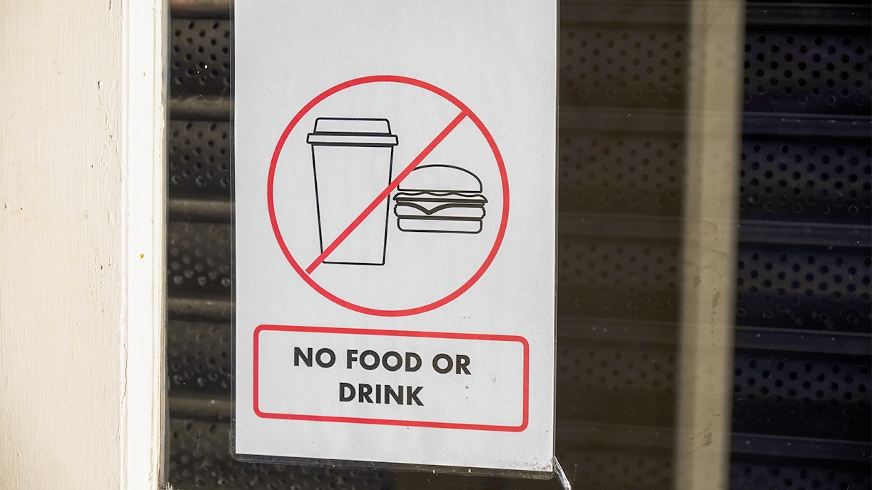 No food or drink sign at St. Peter's Basilica entrance.