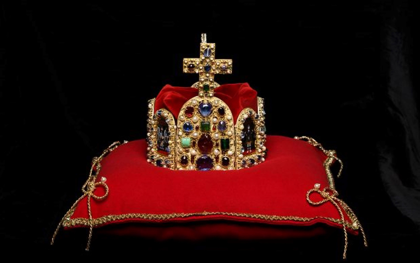 Crown on display at Minorite monastery of St James in Prague.