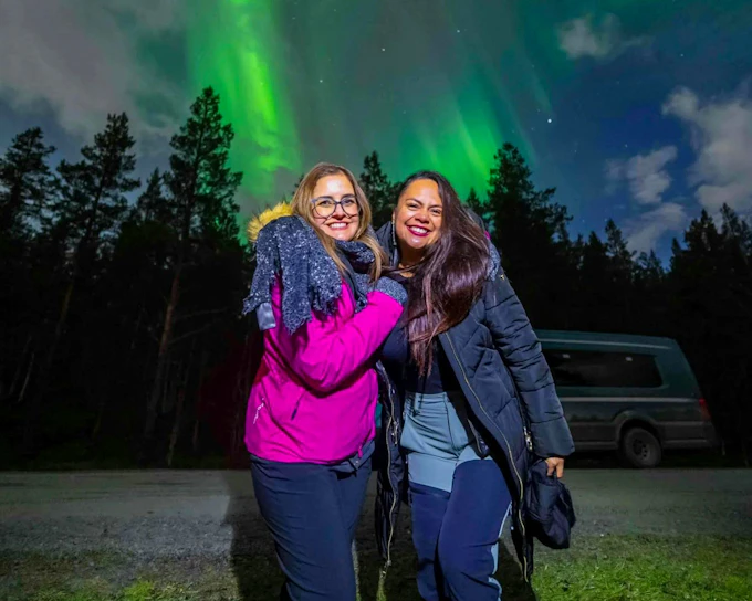 Tromsø: Northern Lights Safari with Expert Guides in Multiple Languages and Photos