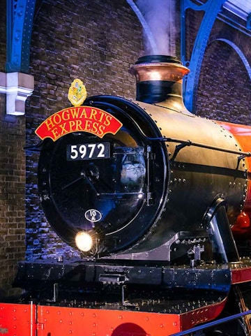 Hogwarts Express train at Harry Potter Tokyo Studio exhibit.