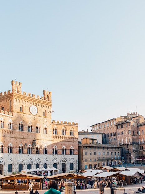 Piazza del Campo in Siena with Torre del Mangia, Tuscany.
