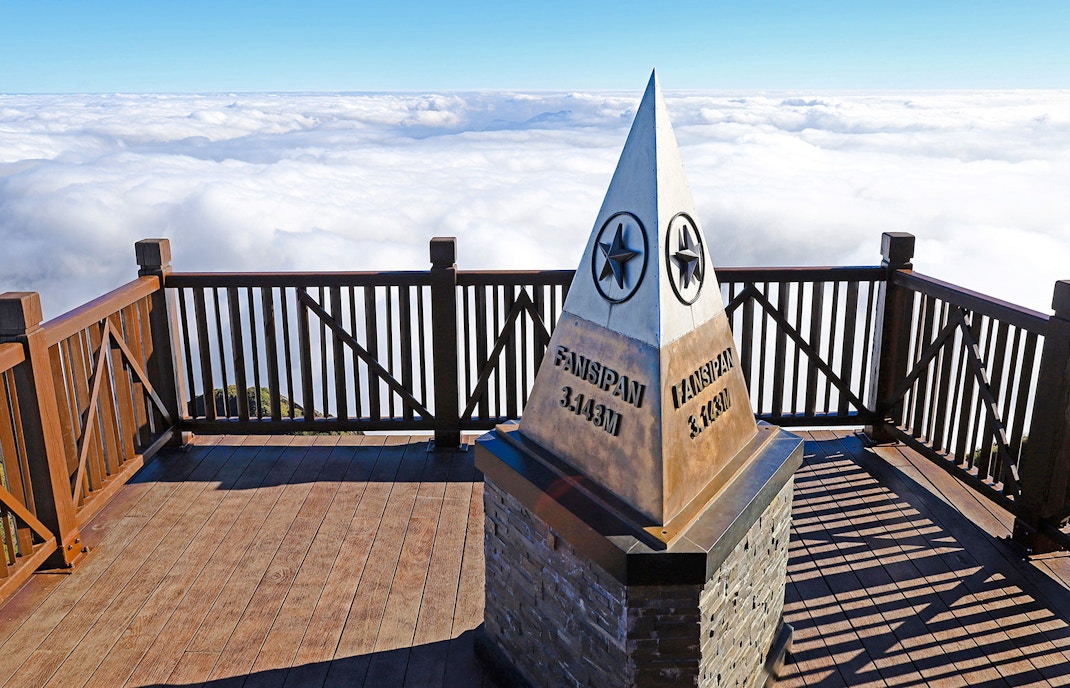 Fansipan peak monument above clouds, Sa Pa, Lao Cai, Vietnam.