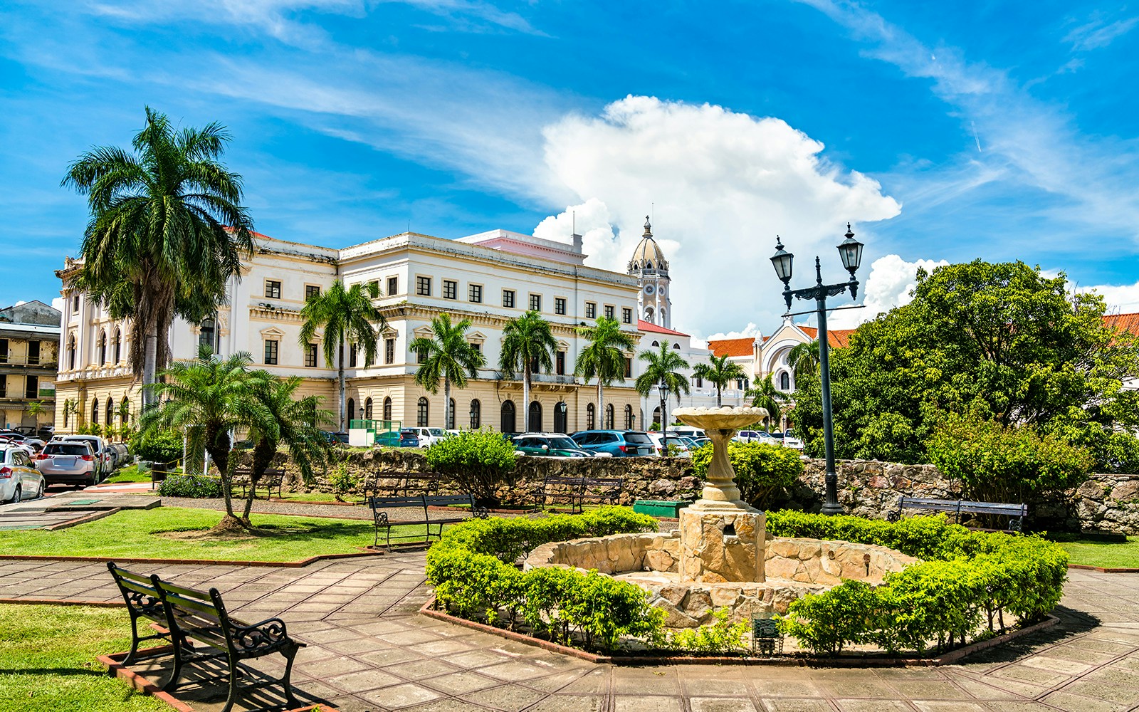 Bus view of Cascao Antiago near the National Theatre of Panama.