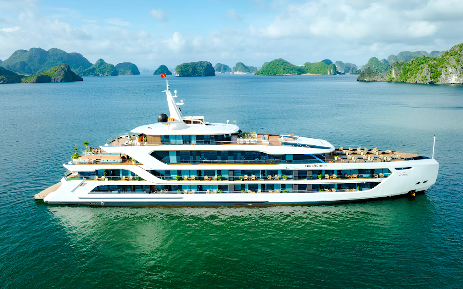 Ha Long & Lan Ha Bay 6-Star Luxury Overnight Cruise with Dark & Bright Cave
