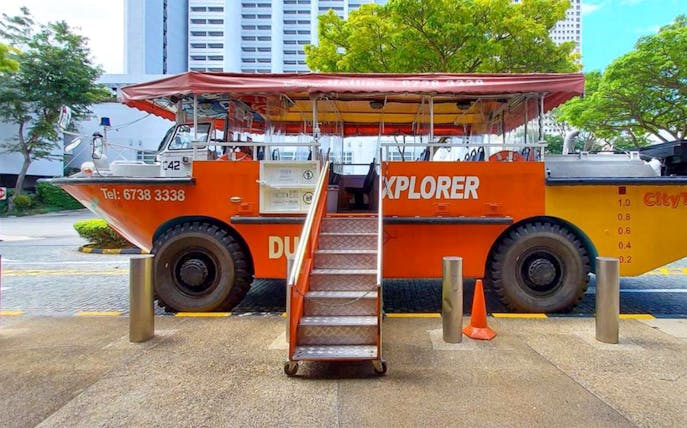 Amphibious vehicle for Singapore Sunset Cruise By The Bay.