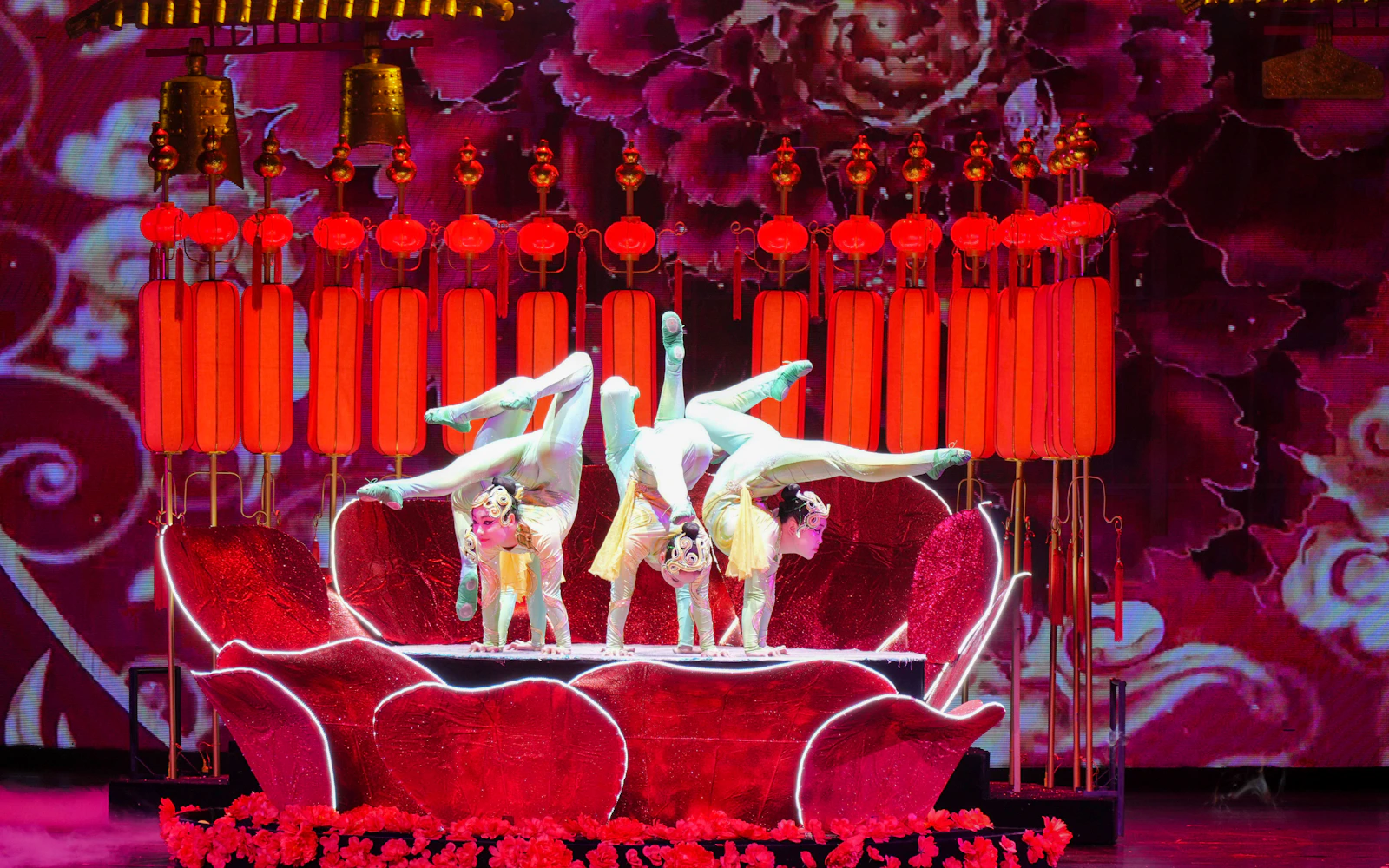 Red Theater Beijing: Acrobatic Show Tickets Image 2