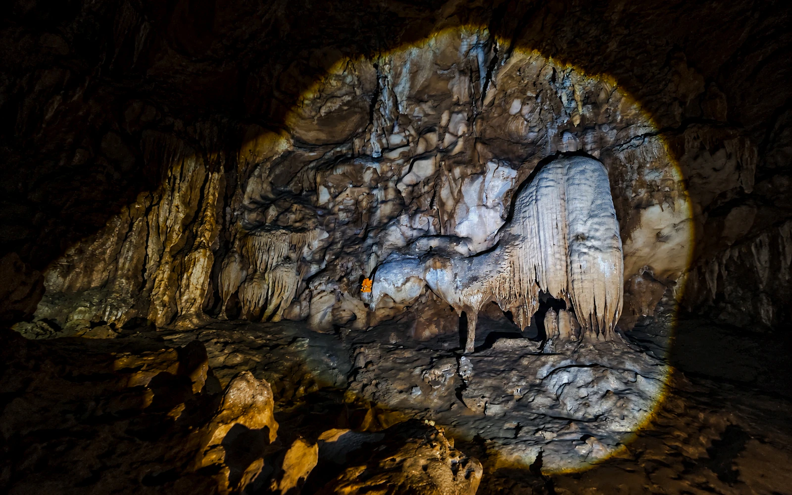 From Chiang Mai: Chiang Dao Cave and Hill Tribe Villages Tour