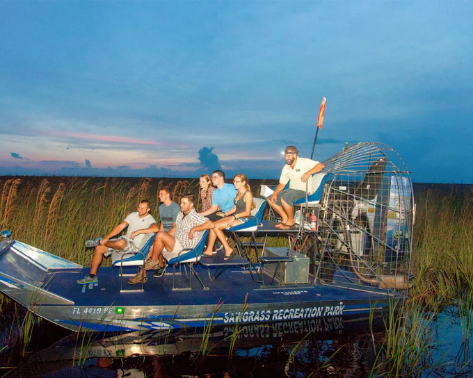 Miami: Sawgrass Recreation Park Airboat Tour at Night