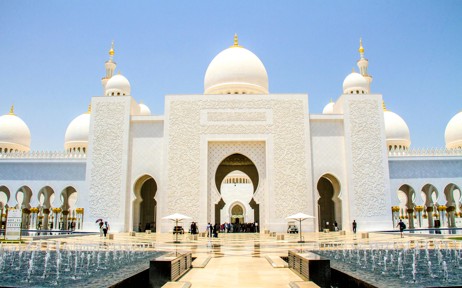 Abu Dhabi City Tour with Sheikh Zayed Grand Mosque