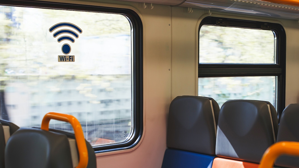 Free Wifi on bus