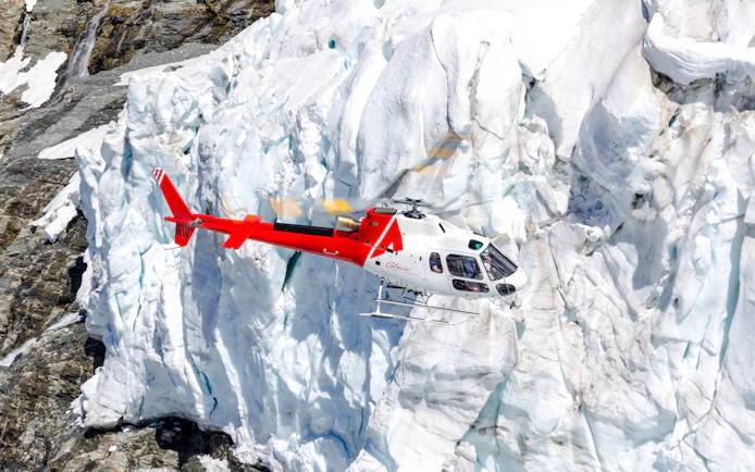 Queenstown Helicopter Flight to Mount Aspiring National Park & Earnslaw Burn with Glacier Landing