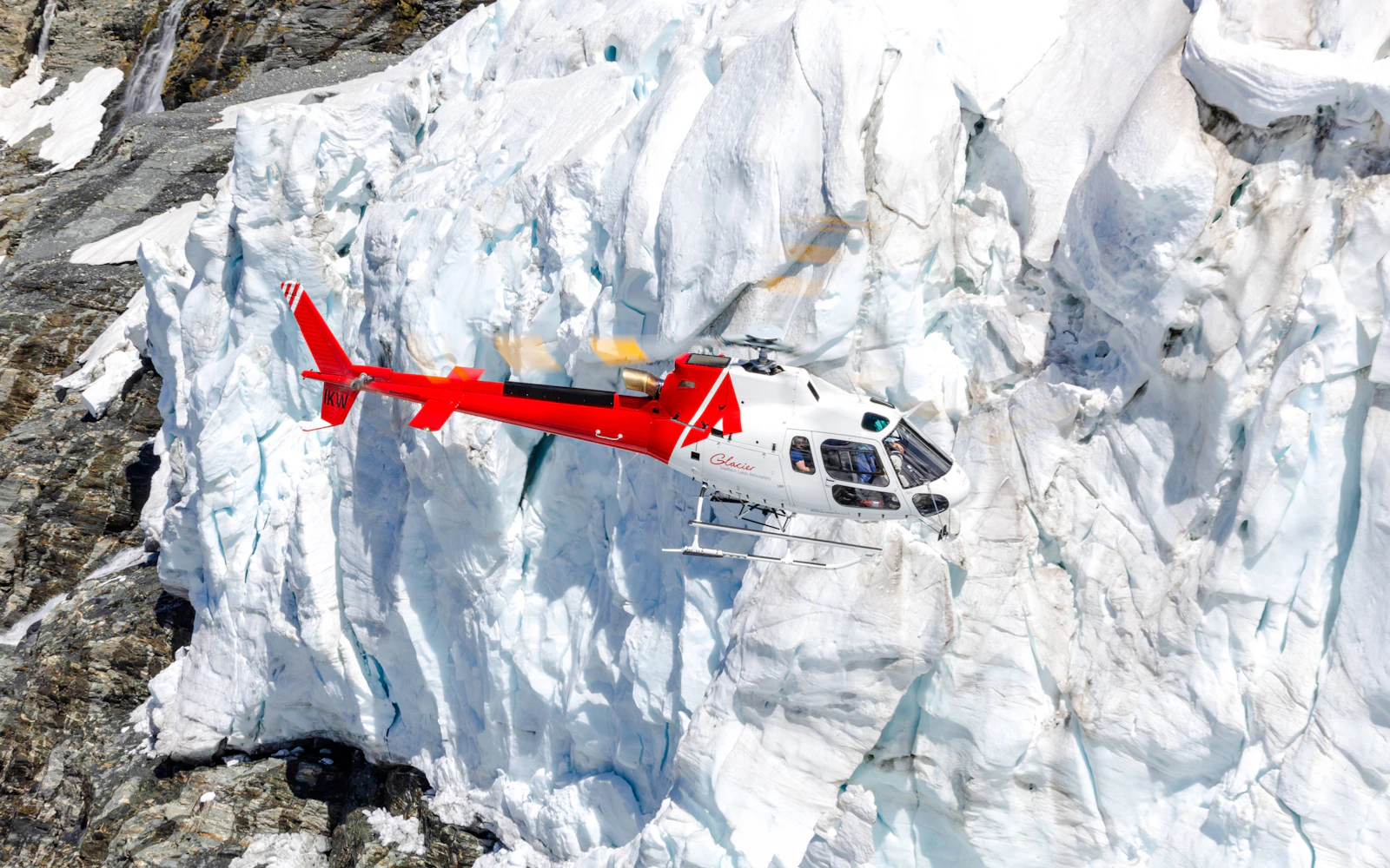 Queenstown Helicopter Flight to Mount Aspiring National Park & Earnslaw Burn with Glacier Landing