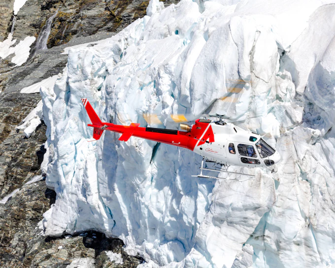 Queenstown Helicopter Flight to Mount Aspiring National Park & Earnslaw Burn with Glacier Landing (Product 48208)