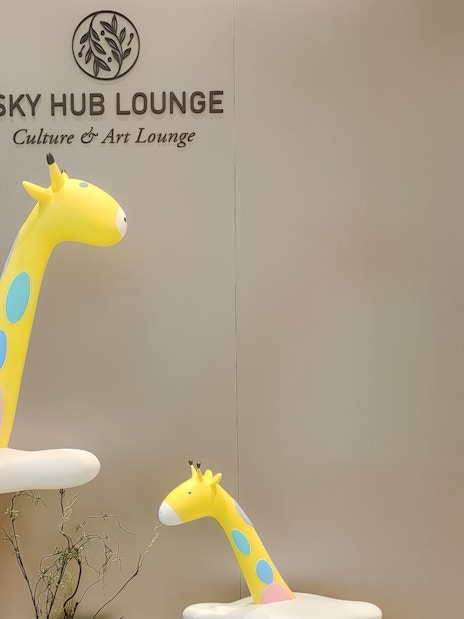 Toy giraffes at Sky Hub Lounge, Seoul Incheon Airport East Concourse.