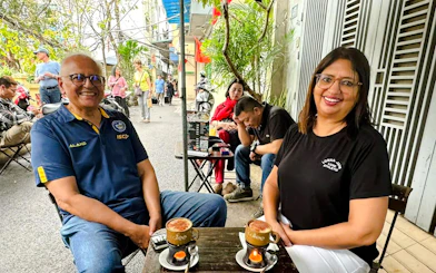 Hanoi Street Food Motorbike Tour with Female Riders